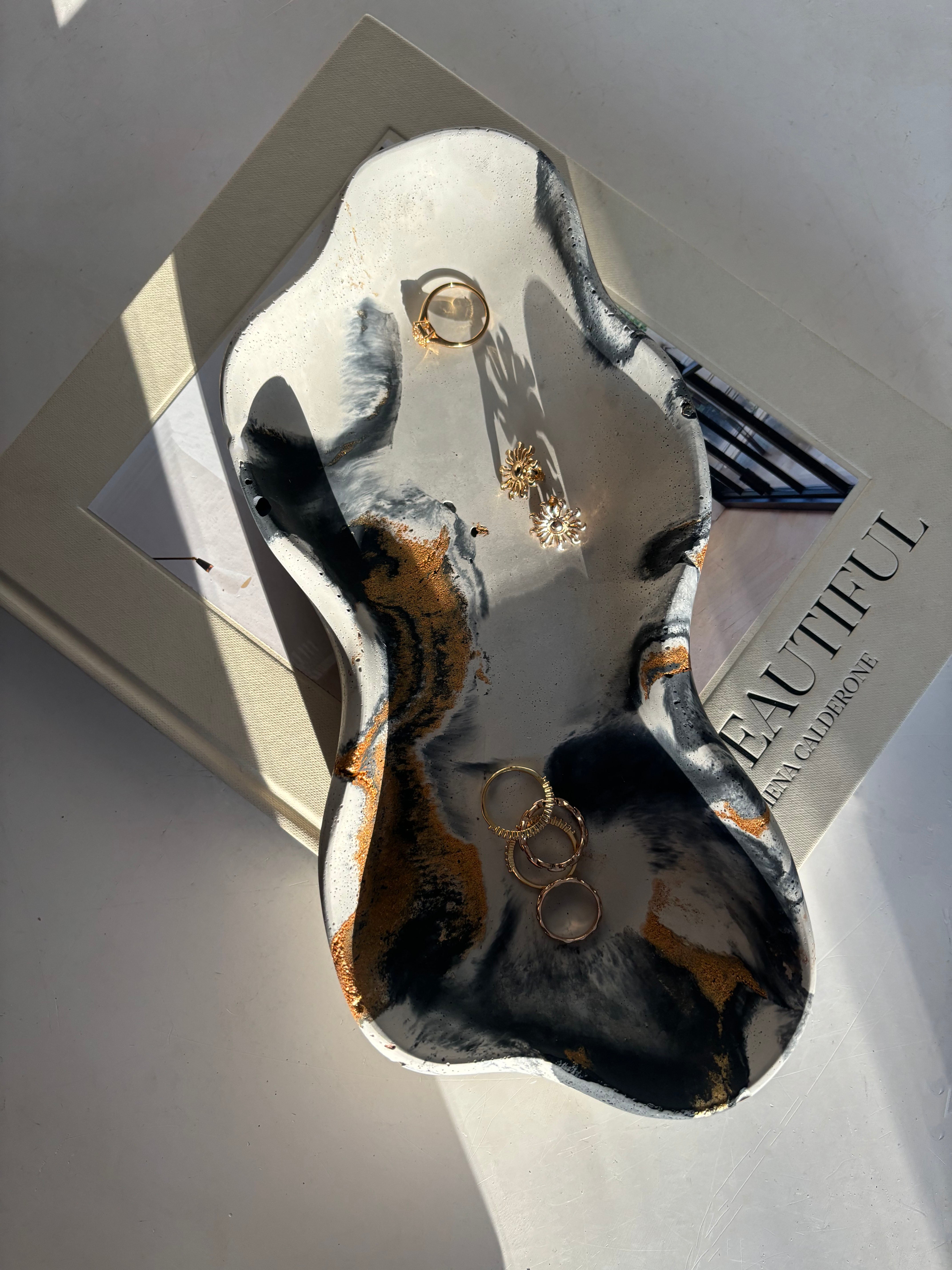 Curvy Bowl Vein Collection