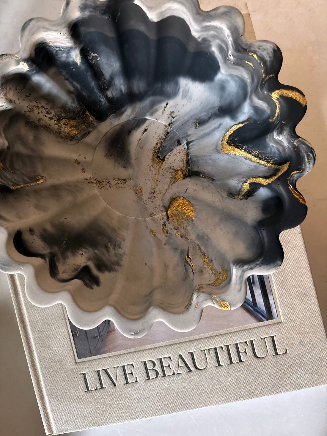 Large Ruffle Bowl
