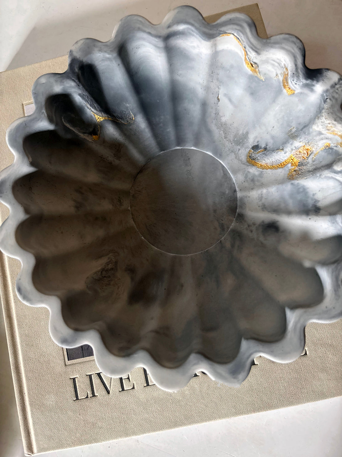 Large Ruffle Bowl