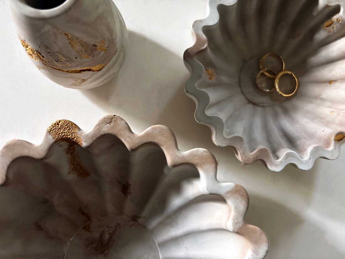 Large Ruffle Bowl