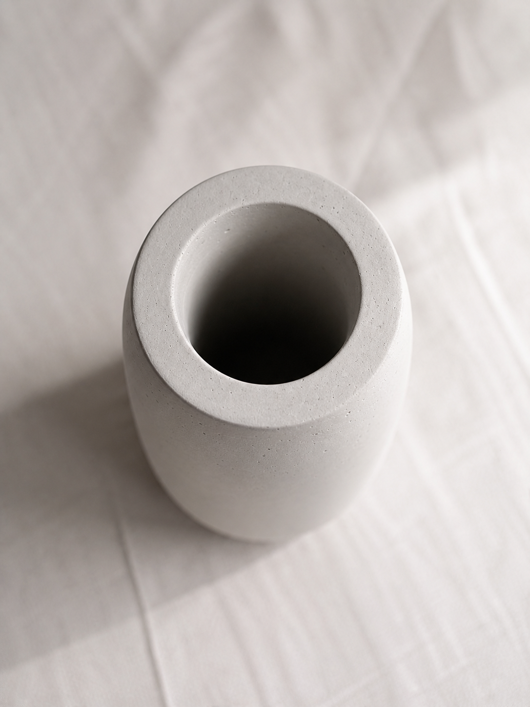 Medium Minimal Vase